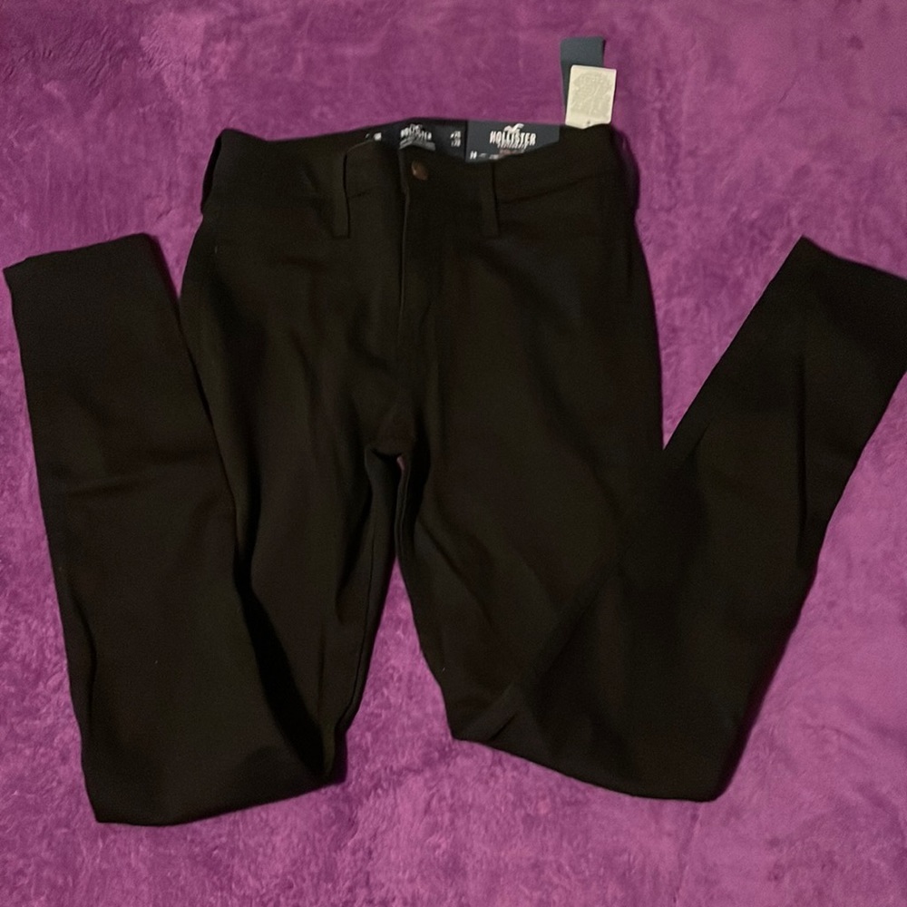Black Hollister Never worn jeans